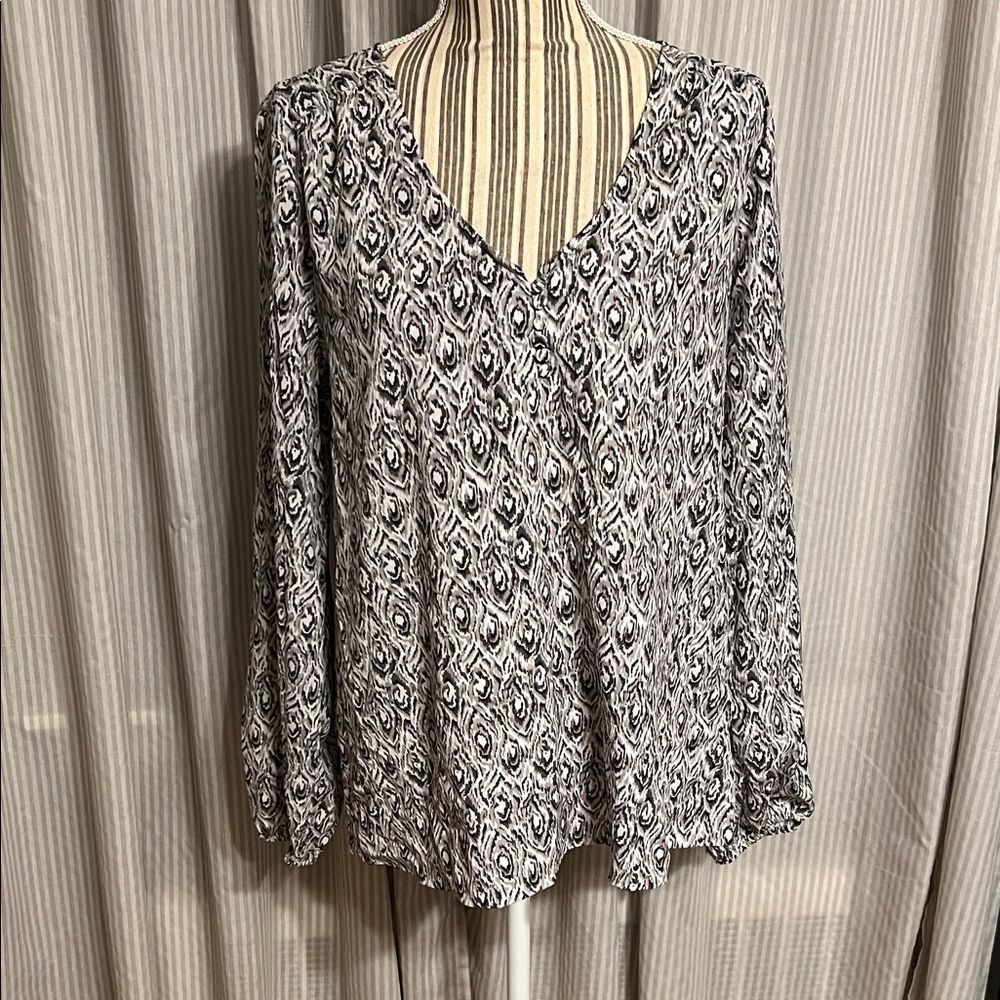 Ann Taylor Loft Black and White Patterned Women's Top